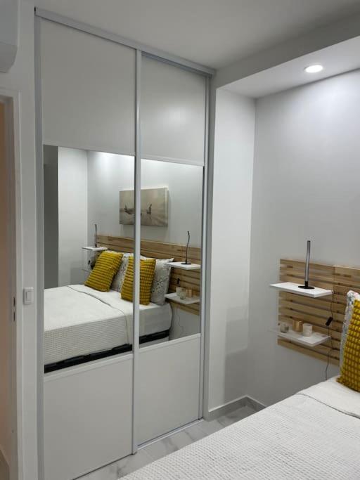 Superbe Carre Delfino Port De Appartement Nice