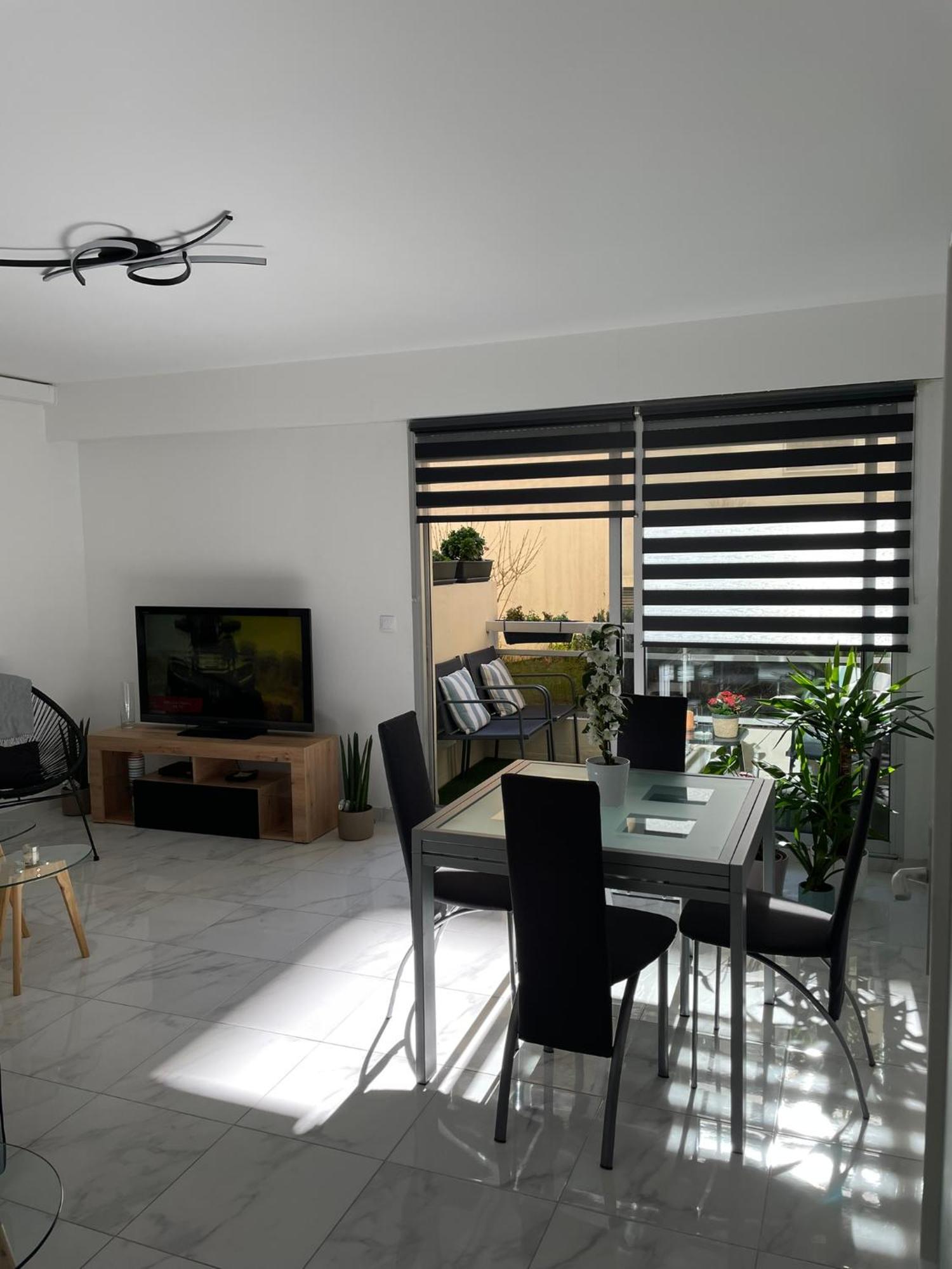 Superbe Carre Delfino Port De Appartement